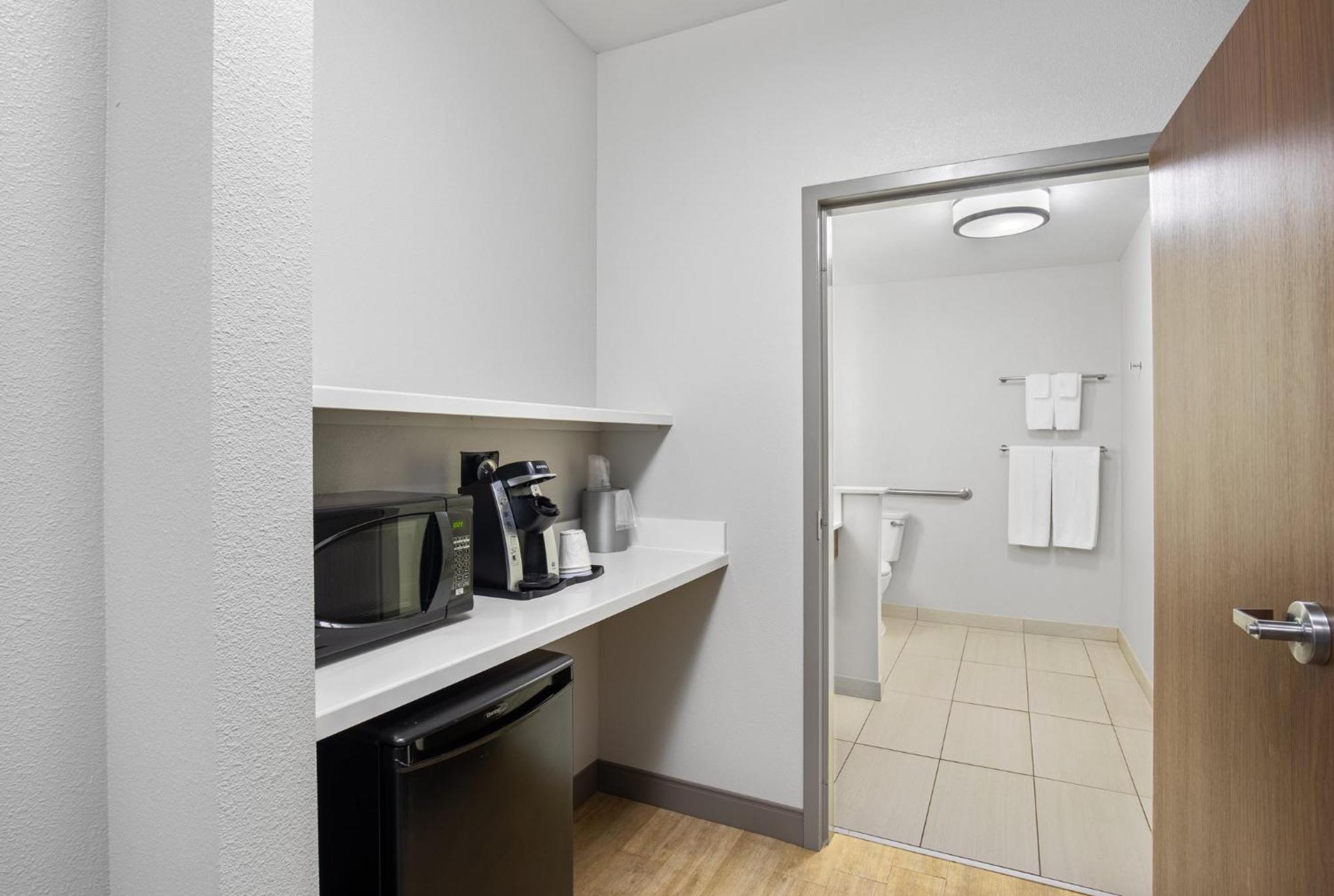 Holiday Inn Express & Suites - Carrollton West By Ihg Exterior foto
